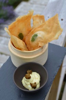 Frituras de langostino y menta